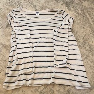 Old Navy Maternity/nursing top